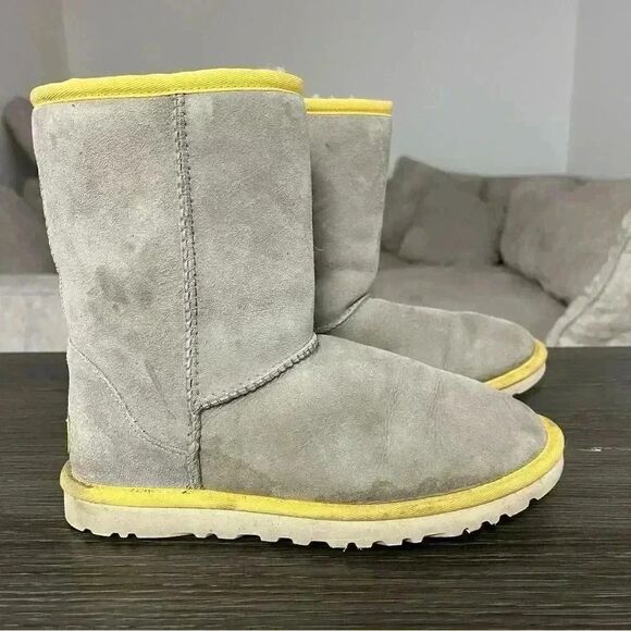 UGG Limited Edition Grey and yellow trimmed winter boots women’s size 6 - Picture 4 of 7